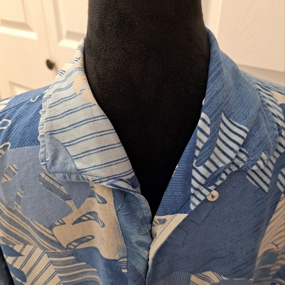 Tommy Bahama Blue & White Patterned 100% Silk Shirt   Size XL - Picture 2 of 10